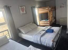 100 Pipers Hotel