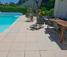 Villa in St Denis With Pool & Pyrenees View