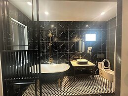 Luxury Place Hotel