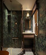 Luxury Place Hotel