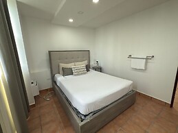 3 Bed 1 Bath 1 Park Plaza Universidad