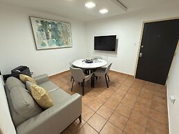 3 Bed 1 Bath 1 Park Plaza Universidad