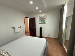 3 Bed 1 Bath 1 Park Plaza Universidad