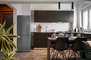 Artful & Light-Filled 2BR on Calea Victoriei - Prime Central Spot