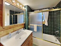 The Old World Chalet by Taylor Made Deep Creek