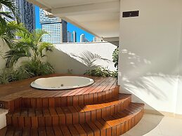 STAY Lounge 22