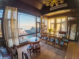 Laoshan Swan Castle Vacation Garden B&B