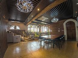 Laoshan Swan Castle Vacation Garden B&B