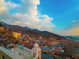 Laoshan Swan Castle Vacation Garden B&B