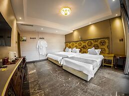 Laoshan Swan Castle Vacation Garden B&B