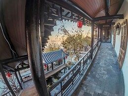 Laoshan Swan Castle Vacation Garden B&B