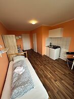 2-Rent Group Hostel Apartments HAN53