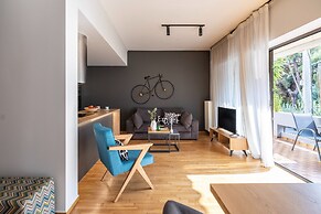 Spacious 3-bedroom Getaway With Balcony in Glyfada