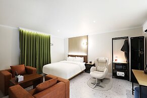 Casa Incanto Hotel in Gumi