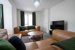 Peak Avenue Retreat