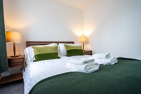 Peak Avenue Retreat