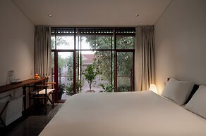 Scarlet Pavilion Homestay