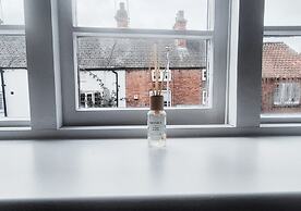 Cosy & Luxury 2BR Flat in Calverton