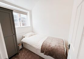 Cosy & Luxury 2BR Flat in Calverton