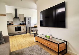 Cosy & Luxury 2BR Flat in Calverton