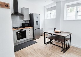 Cosy & Luxury 2BR Flat in Calverton