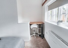 Cosy & Luxury 2BR Flat in Calverton