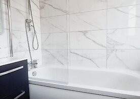 Cosy & Luxury 2BR Flat in Calverton