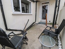 170 Victoria Road