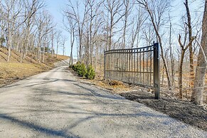 14 Mi to Mammoth Cave NP: Spacious Family Home