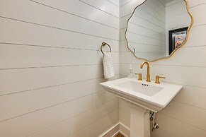 14 Mi to Mammoth Cave NP: Spacious Family Home