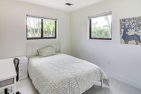 5 Mi to Beach: Group Getaway w/ Yard in Miami