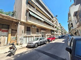 Alex's 2-Bedroom Apartment in Athens