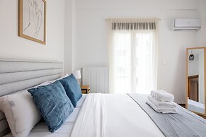 Alex's 2-Bedroom Apartment in Athens