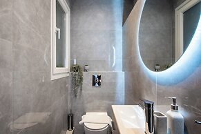Alex's 2-Bedroom Apartment in Athens