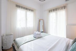 Alex's 2-Bedroom Apartment in Athens