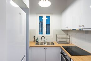 Alex's 2-Bedroom Apartment in Athens