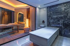 Qlusive Hotel