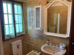 Apartment - Sleeps 2, Balcony & Parking