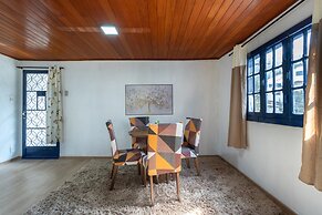 Casa com Wi-fi e Garagem a 400m do Museu Imperial