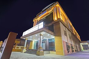 Fabhotel The Royal Plaza