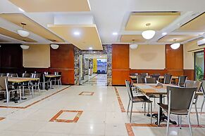 Fabhotel The Royal Plaza