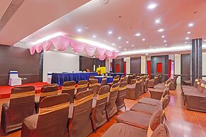 Fabhotel The Royal Plaza