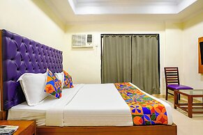 Fabhotel Cruz Royale
