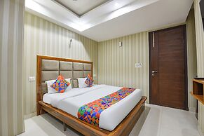 Fabhotel Buland Plaza