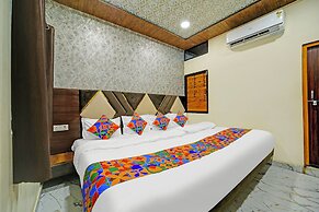 Fabhotel Starlight Inn