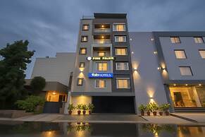 Fabhotel Pink Palace Raja Park