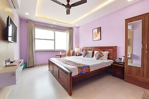 Fabhotel Pink Palace Raja Park
