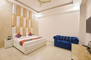 Fabhotel The Grand Paradise