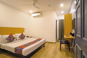 Fabhotel Cinco