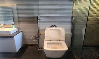 Fabhotel Azure I